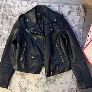 Zara Women's Sleek Black Leather Jacket